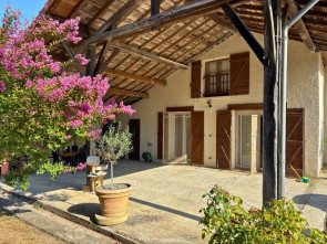 Maison en vente &agrave; Riolas / 10 pi&egrave;ces 260 m&sup2;